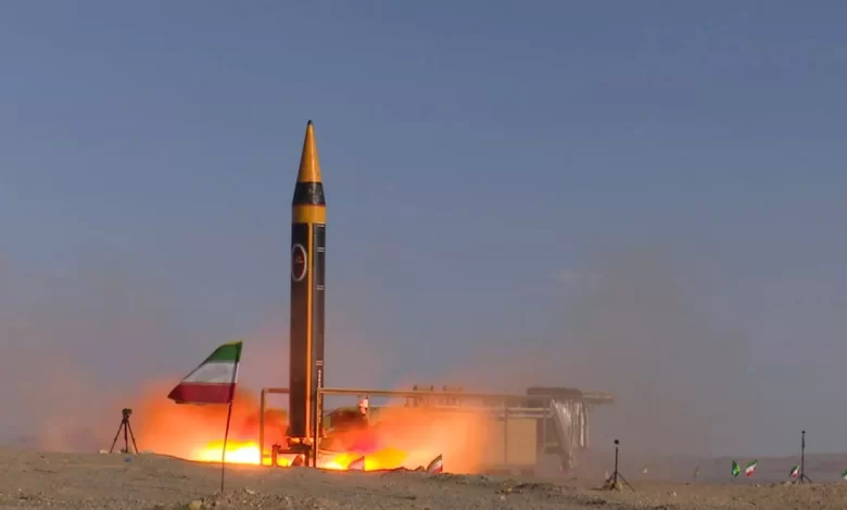 برخورد موشک سپاه به محوطه پتروشیمی چابهار در رزمایش + فیلم